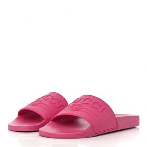 GUCCI
Rubber Womens Logo Slide Sandals 39 Fuchsia
